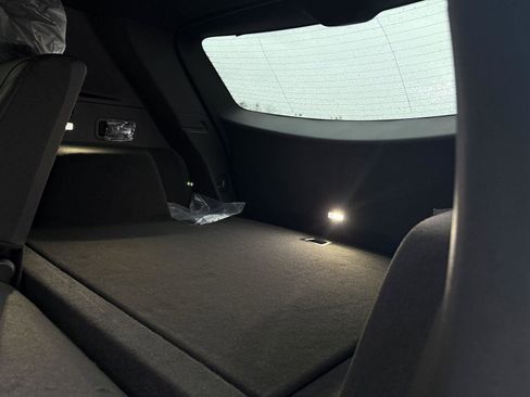 New 2026 Cadillac XT5 Luxury image 14