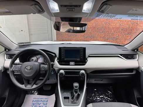 Used 2021 Toyota RAV4 XLE FWD image 12