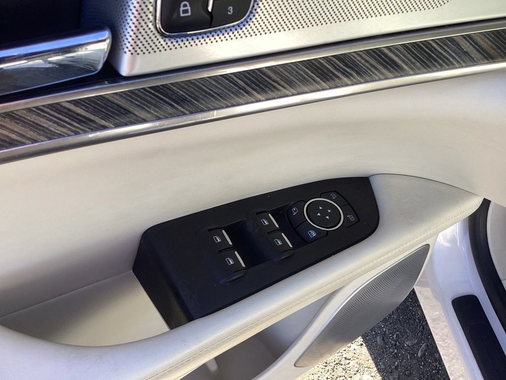 Used 2019 Lincoln Nautilus Black Label AWD/4WD image 13