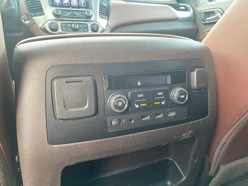 Used 2017 Chevrolet Suburban Premier AWD/4WD image 37
