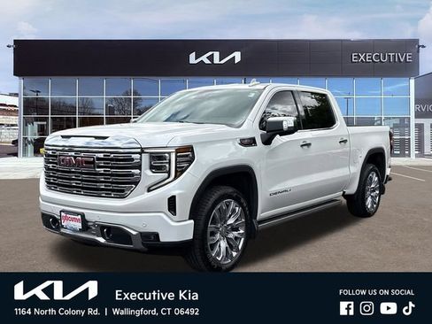 Used 2022 GMC Sierra 1500 Denali w/ Denali Reserve Package AWD/4WD image 1