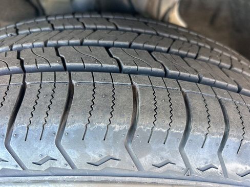 Used 2024 Toyota Highlander XLE image 27