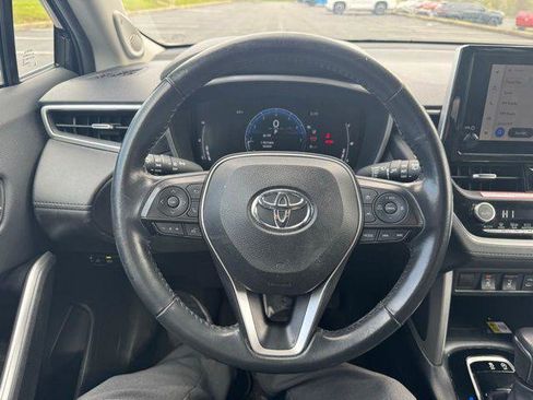 Certified 2023 Toyota Corolla Cross XLE w/ Convenience Package image 18