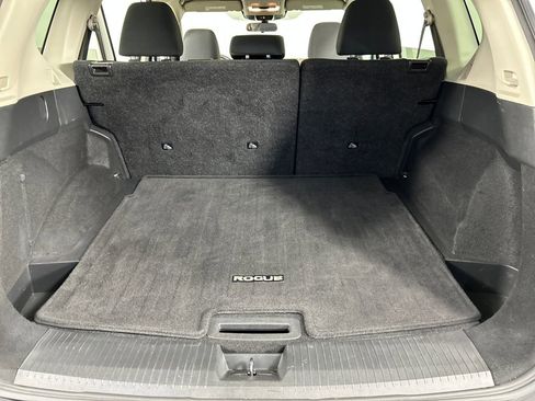 Used 2023 Nissan Rogue S image 18