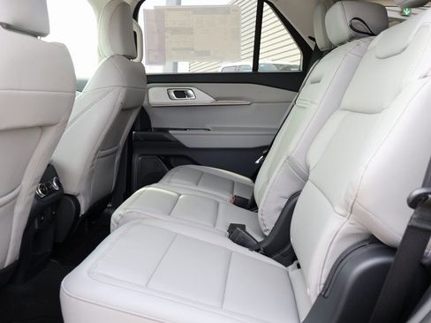 New 2026 Ford Explorer Active w/ Active Comfort Package image 19