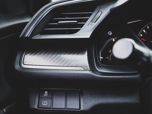 Used 2017 Honda Civic Sport image 5