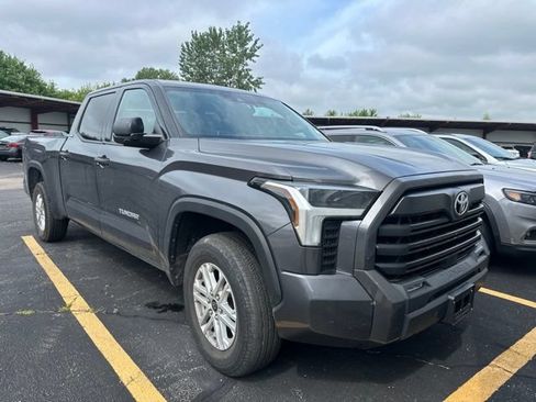 Used 2022 Toyota Tundra SR5 AWD/4WD image 2