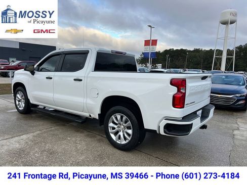 Used 2021 Chevrolet Silverado 1500 Custom image 4