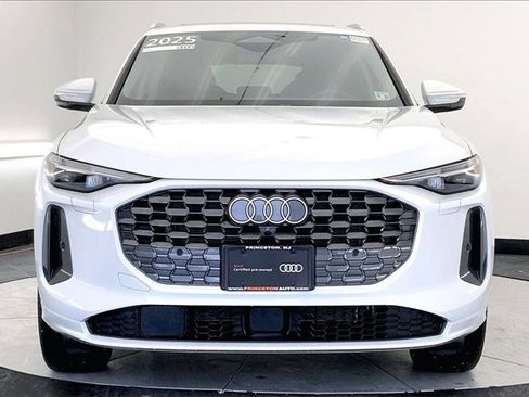 Certified 2025 Audi Q5 2.0T Premium Plus w/ Premium Plus image 3