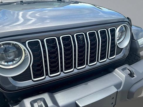 Used 2024 Jeep Wrangler Unlimited Sahara w/ Technology Group AWD/4WD image 29