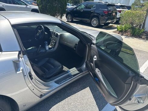 Used 2007 Chevrolet Corvette Coupe RWD image 6