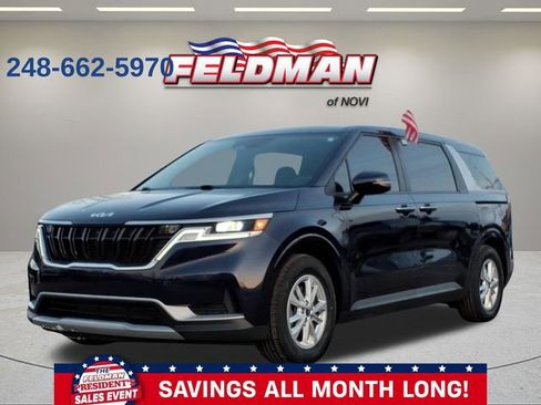 Used 2023 Kia Carnival LX image 1