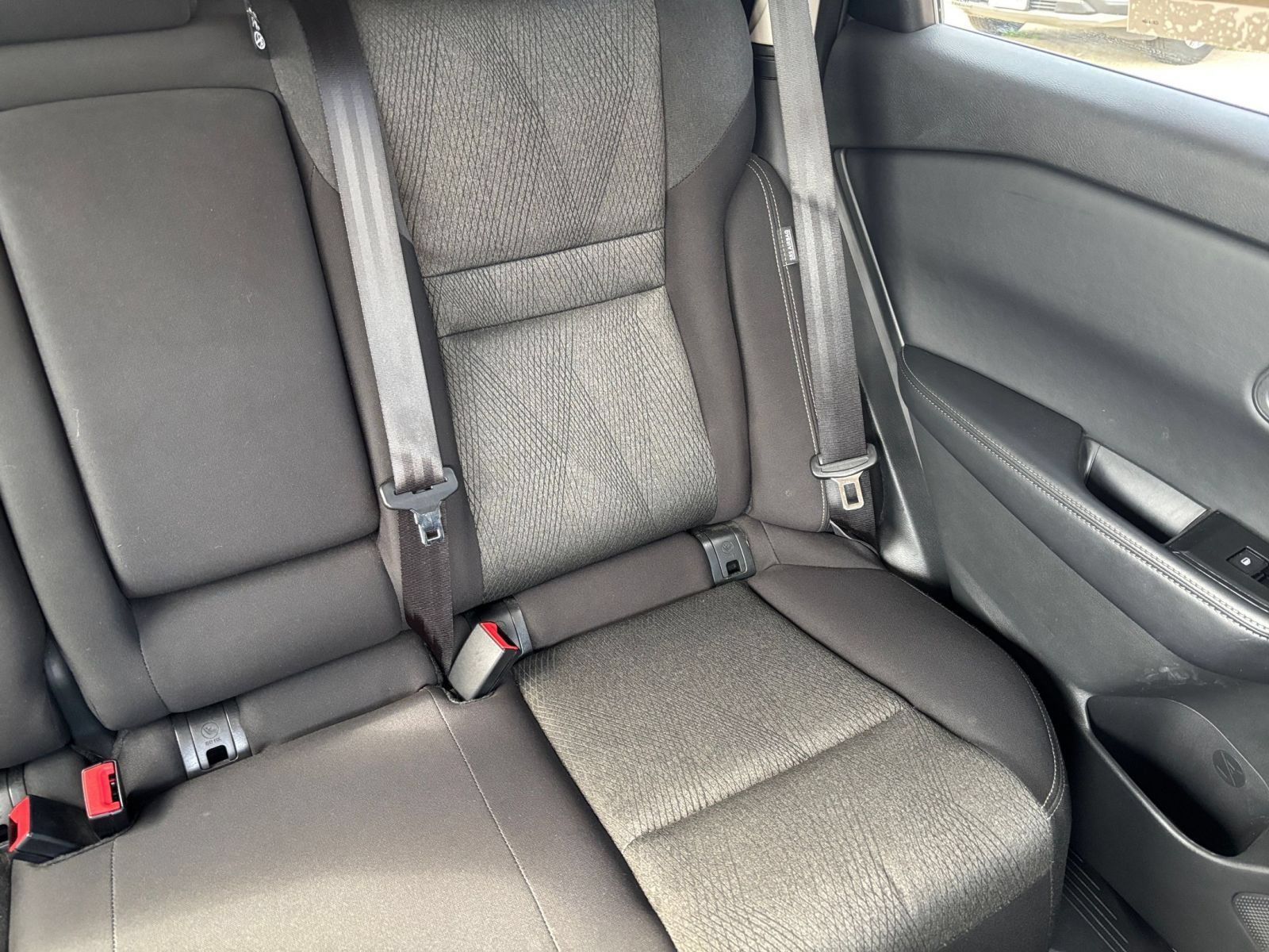 Used 2025 Nissan Rogue SV FWD image 38