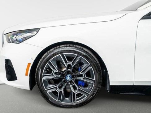 Used 2025 BMW i5 xDrive40 w/ M Sport Package AWD/4WD image 18