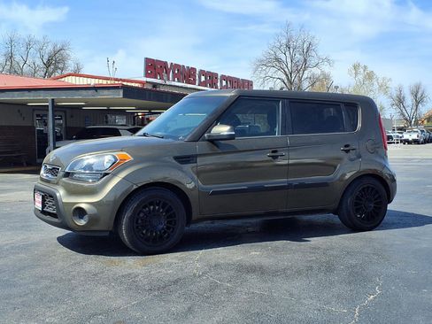 Used 2012 Kia Soul + FWD image 15