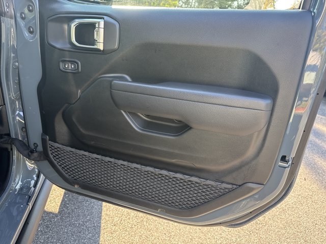 Certified 2025 Jeep Wrangler Unlimited Rubicon w/ Convenience Group AWD/4WD image 16