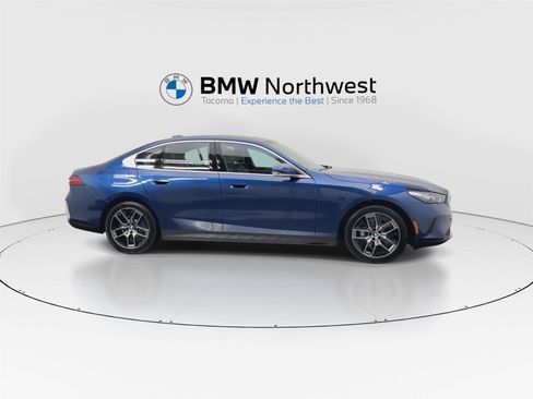 New 2026 BMW 530i xDrive w/ Premium Package image 5