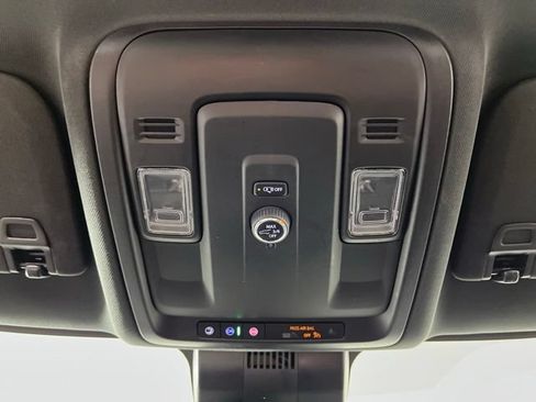 Used 2025 Chevrolet Tahoe LT AWD/4WD image 35