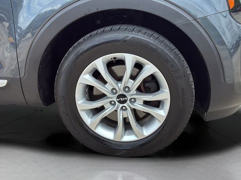 Used 2022 Kia Telluride LX FWD image 32