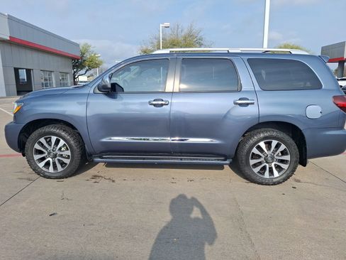 Used 2018 Toyota Sequoia Limited w/ Safety & Convenience Package image 3