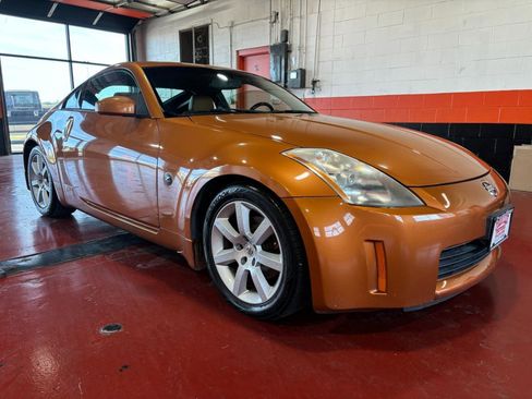 Used 2004 Nissan 350Z Touring w/ Aerodynamics Pkg image 4