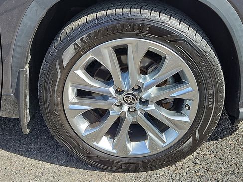 Used 2021 Toyota Highlander Limited image 7