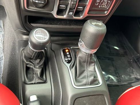 Used 2026 Jeep Wrangler Unlimited Sport AWD/4WD image 22