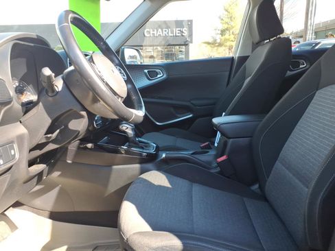 Used 2020 Kia Soul EX image 6
