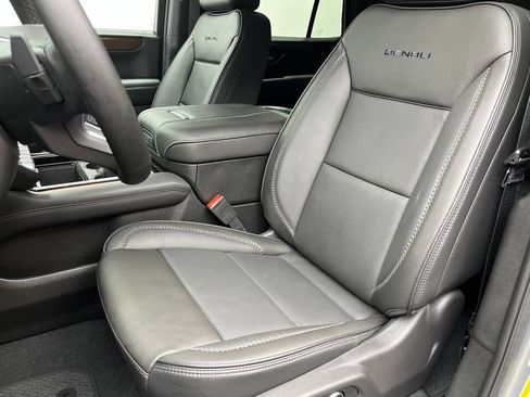 New 2026 GMC Yukon Denali w/ Sun & Power Step Package AWD/4WD image 9