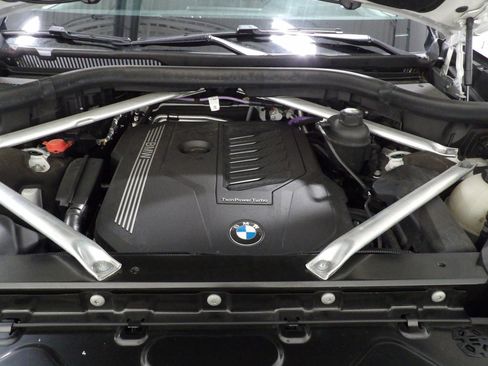 Used 2021 BMW X7 xDrive40i w/ M Sport Package AWD/4WD image 37
