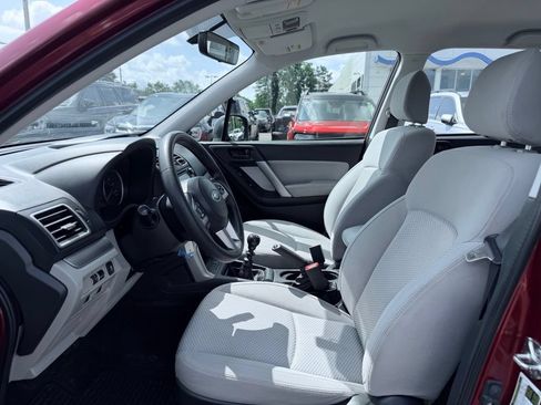 Used 2018 Subaru Forester 2.5i AWD/4WD image 16