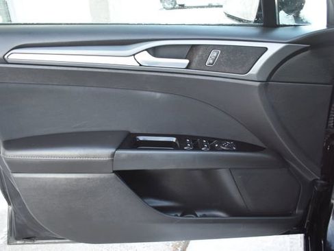 Used 2014 Ford Fusion SE image 14