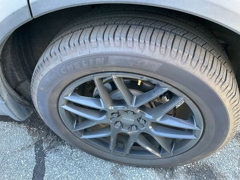 Used 2021 Ford Explorer XLT w/ Equipment Group 202A image 14