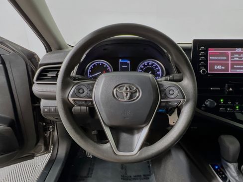 Used 2021 Toyota Camry LE FWD image 18