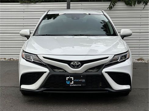 Used 2023 Toyota Camry SE FWD image 7