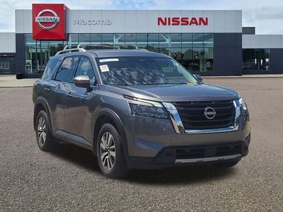 Used 2025 Nissan Pathfinder SL