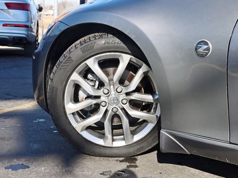 Used 2013 Nissan 370Z Touring RWD image 16