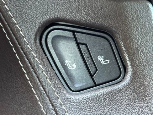 Used 2019 Chevrolet Tahoe LT w/ LT Signature Package RWD image 21