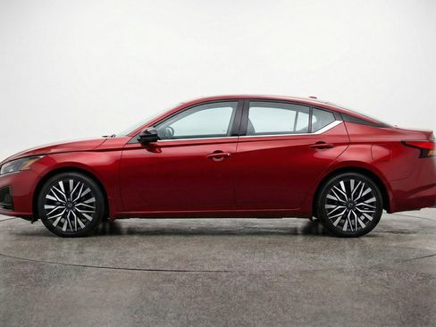 Used 2025 Nissan Altima 2.5 SV image 5