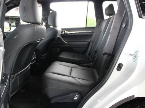 Used 2022 Lexus GX 460 Premium image 32