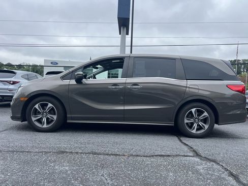 Used 2018 Honda Odyssey Touring image 2