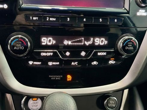 Used 2017 Nissan Murano S image 14