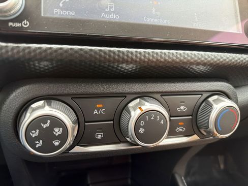Used 2023 Nissan Kicks SV FWD image 17