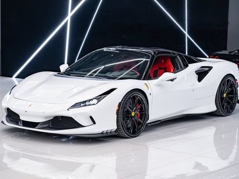 Used 2023 Ferrari F8 Tributo RWD image 3