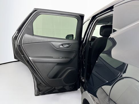 Used 2025 Chevrolet Blazer LT image 25