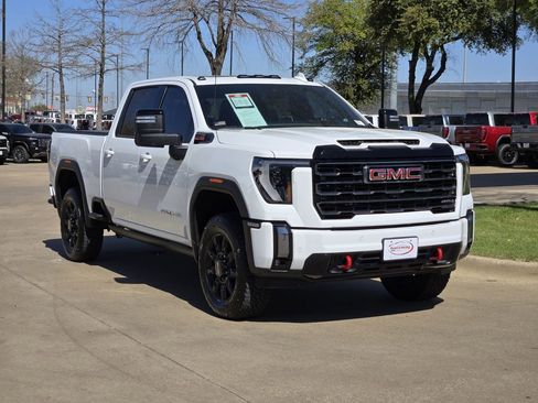 Used 2024 GMC Sierra 2500 AT4 w/ AT4 Premium Plus Package AWD/4WD image 3