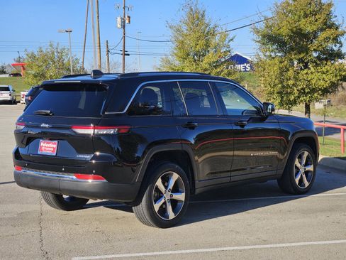 Used 2022 Jeep Grand Cherokee Limited image 6