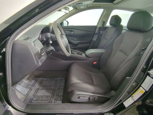 Used 2023 Honda Accord EX image 18