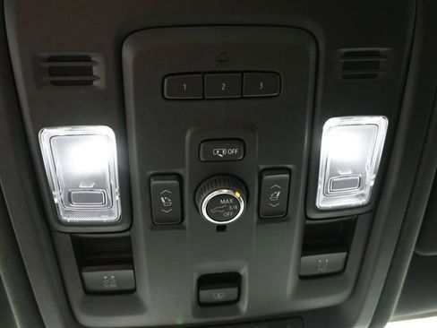 Used 2023 GMC Yukon AT4 AWD/4WD image 37
