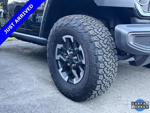 Used 2025 Jeep Wrangler Unlimited Rubicon 4xe w/ Convenience Group AWD/4WD image 14